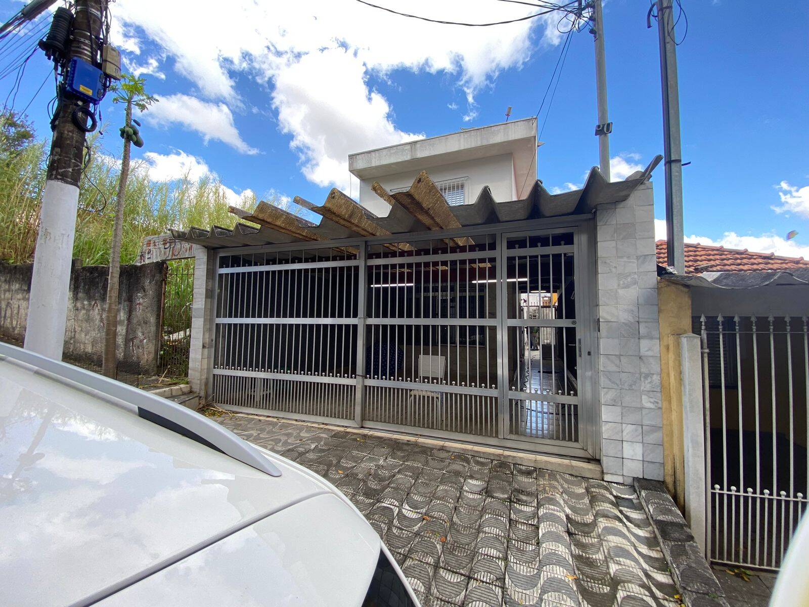 Sobrado à venda com 3 quartos, 200m² - Foto 1