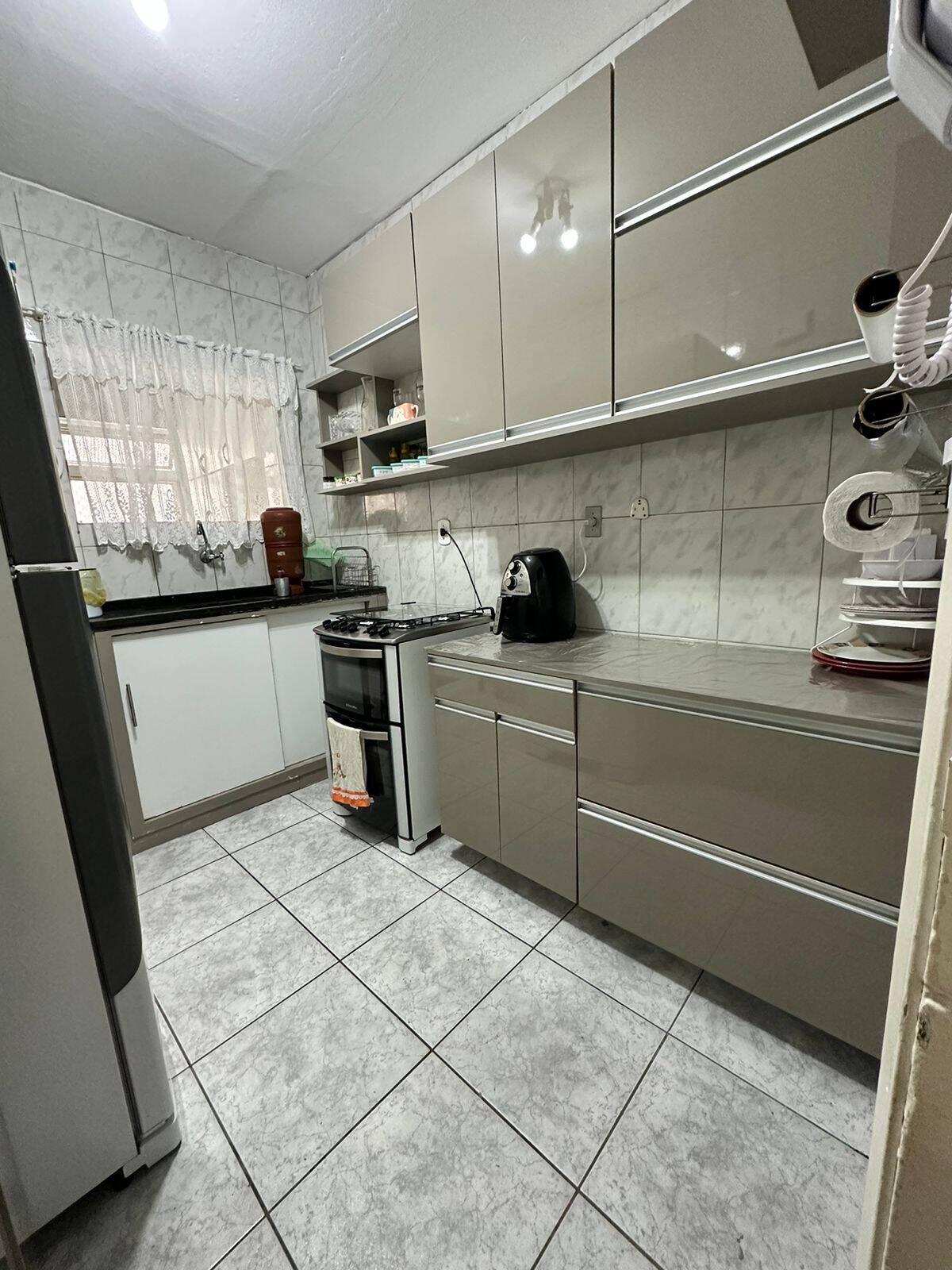 Apartamento à venda com 2 quartos, 63m² - Foto 2